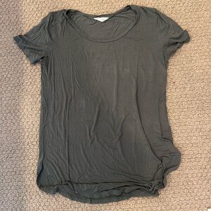 Carly Jean Los Angeles Basics. Scoop neck Tshirt in size M.